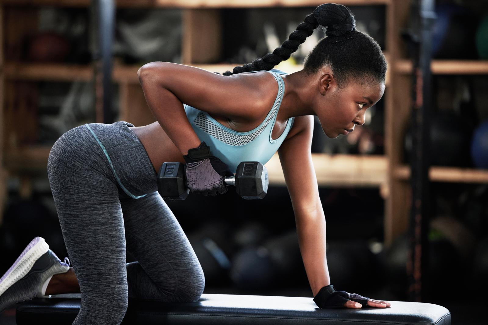 Kick Back Esercizio: Scopri il Segreto per Glutei d’Acciaio con Questo Movimento Killer!