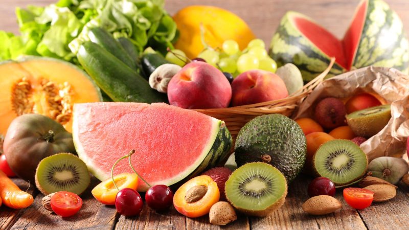 La Verità Svelata: La Frutta Fa Ingrassare o È un Alleato della Tua Dieta? Scopri Come Incide Sul Peso!